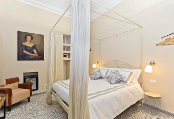 TOHOUSE Rooms allows 18 year olds to book a room