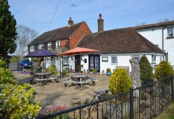 The Olde Forge Hotel has Balcony rooms