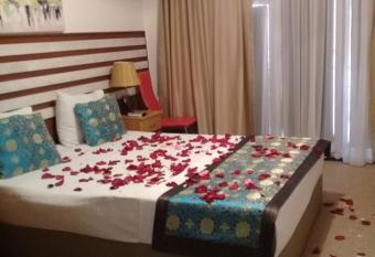 Gallery Hotel Baku allows 18 year olds to book a room