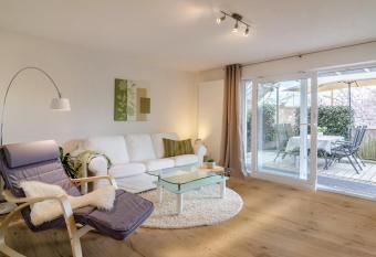 Ferienwohnung Kunstmann allows 18 year olds to book a room