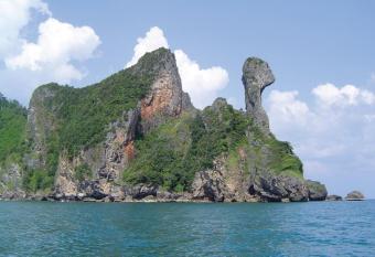 Amorn Mansion has Balcony rooms