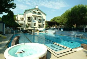 Hotel Flora has Balcony rooms