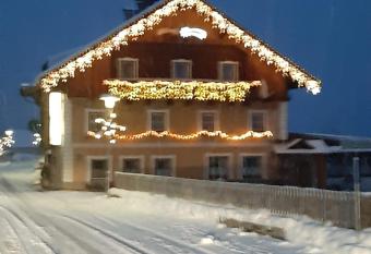 Hotel Stadlwirt has Balcony rooms