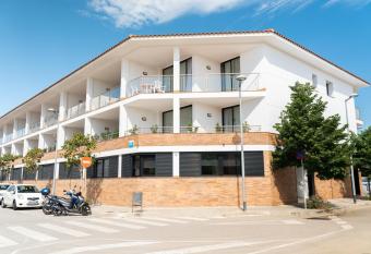 Beatrix 2000 - Caliu apartments has Balcony rooms