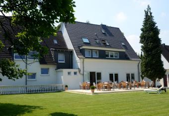 Hotel Destination 21 has Balcony rooms