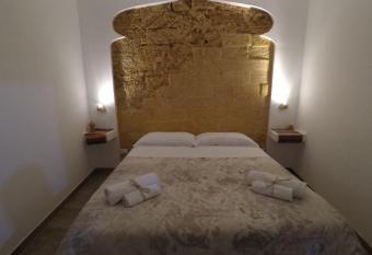 Le dimore del Saraceno - Al Falso Pepe has Balcony rooms