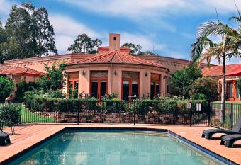 Estate Tuscany allows 18 year olds to book a room