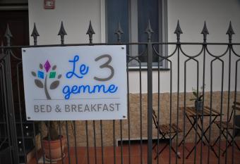 Le Tre Gemme has Balcony rooms