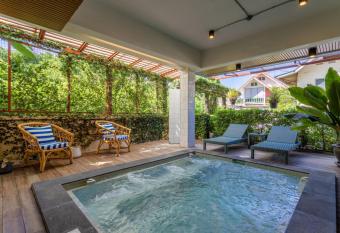 @Aonang Guesthouse has Balcony rooms