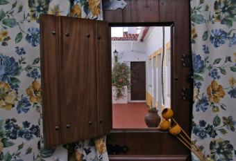 Alojamento Pero Rodrigues has Balcony rooms