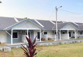 OYO Homes 90679 Bahari Homes allows 18 year olds to book a room