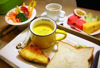 A-Li A-Li Homestay has Balcony rooms