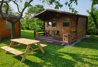 Cozy Summer House with Free Parking near City Center & Beach has Balcony rooms