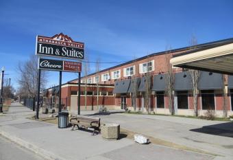 Athabasca Valley Inn & Suites has Smoking rooms