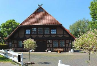 ferienwohnungen-deichgraf allows 18 year olds to book a room