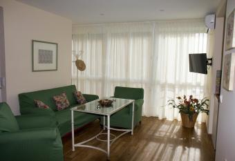 Infanta Beatriz allows 18 year olds to book a room