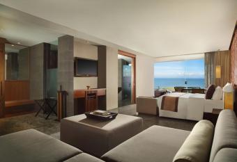 Anantara Uluwatu Bali Resort has rooms with a private hot tub
