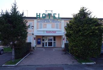 Fasthotel Bordeaux Eysines has Smoking rooms