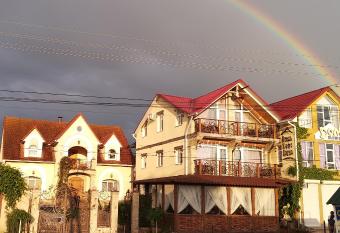 Racu has Balcony rooms