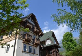 Greenwood hotel has Balcony rooms
