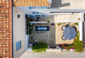 Luxury Villa Marnasa has Balcony rooms