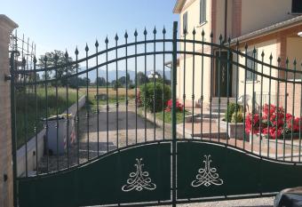 Il Rifugio Della Luna has Smoking/Balcony rooms
