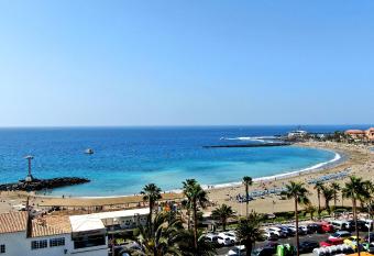 Las Vistas has Balcony rooms