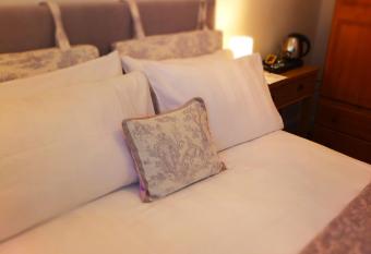 Bradley s Bed & Breakfast allows 18 year olds to book a room