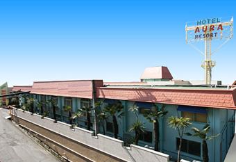 Hotel Aura Resort     Kashiba (Adult only) allows 18 year olds to book a room