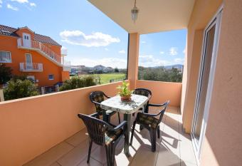 Apartment Drmic has Balcony rooms