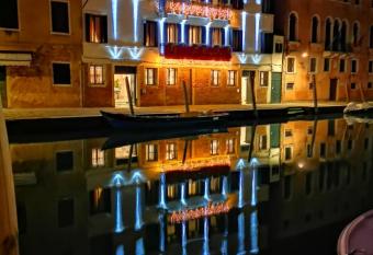 Ca  Bonfadini Historic Experience has Balcony rooms