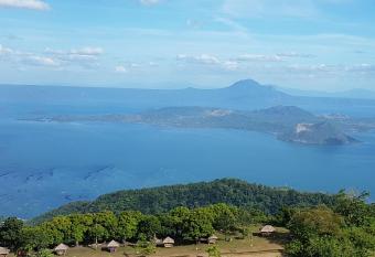 Elizabeth 1829 @ Wind Residences has Balcony rooms