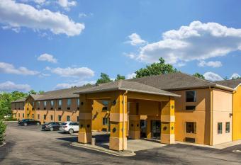 Suburban Studios Mason Hwy 42 has Smoking rooms