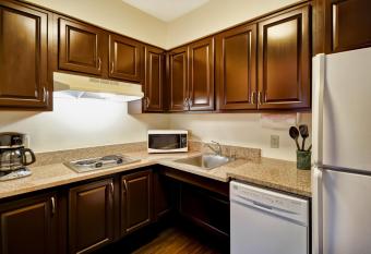 Staybridge Suites Middleton/Madison-West By IHG has rooms with a private hot tub