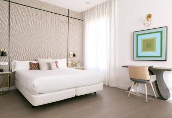 Teatro Romano 4 & 5 has Balcony rooms