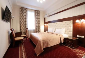 Ukraine Hotel allows 18 year olds to book a room