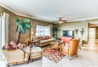 Palm Beach Condos has Balcony rooms