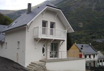 Les coquelicots has Balcony rooms