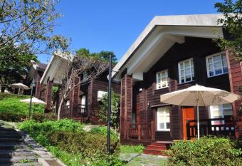 Yanmin Hot Spring Resort has Balcony rooms