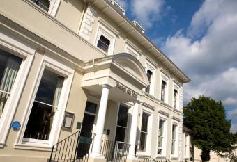 Hotel du Vin Cheltenham allows 18 year olds to book a room