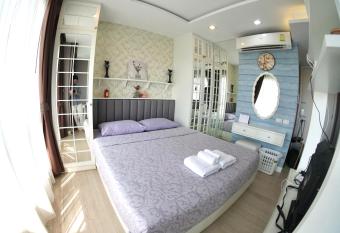 The Patio Bangsaen has Balcony rooms