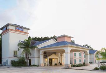 Howard Johnson by Wyndham Houma allows 18 year olds to book a room