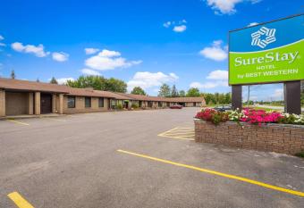 SureStay Hotel by Best Western Kemptville allows 18 year olds to book a room