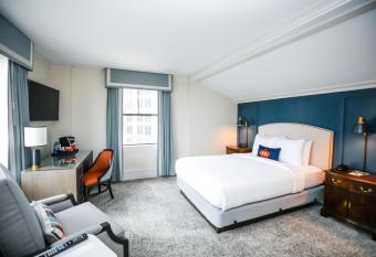 The Dunhill Hotel has Balcony rooms