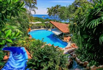 Si Como No Resort & Wildlife Refuge has rooms with a private hot tub