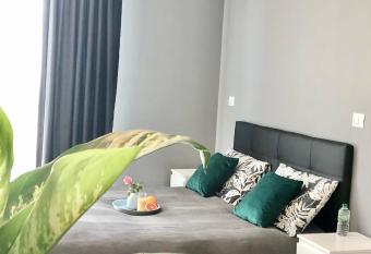 B&B Le Palme allows 18 year olds to book a room