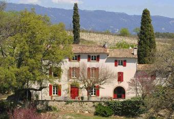 La Tuili  re en Luberon has Balcony rooms