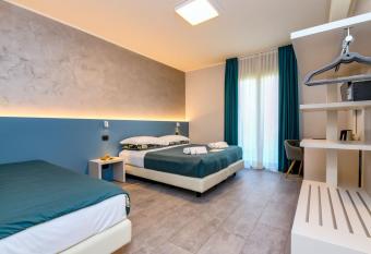 Garda Diamant allows 18 year olds to book a room