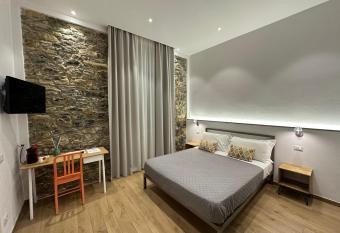 A Ca  De Mananan Guesthouse allows 18 year olds to book a room