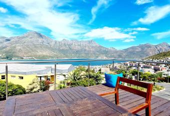 Hout Bay Breeze has Balcony rooms